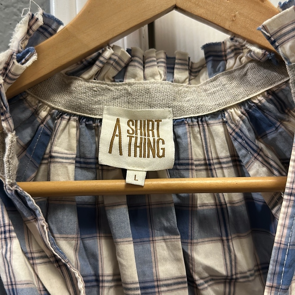 A shirt thing blue cream plaid women’s blouse size large 100% cotton - Picture 2 of 4